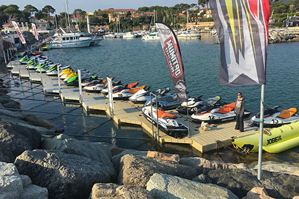 Pontons de la base nautique au Port de Saint-Aygulf