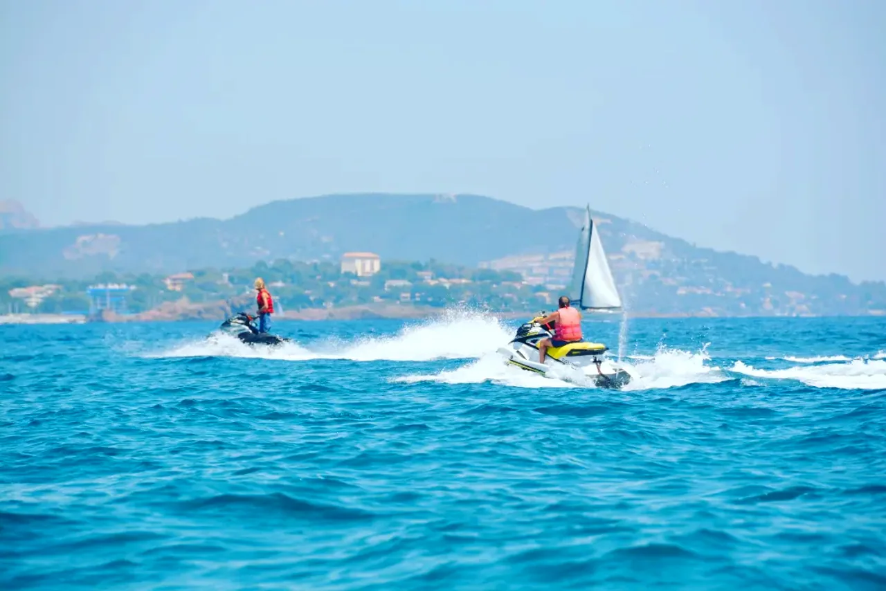Paddle à Fréjus, eau calme au départ du Port de Saint-Aygulf